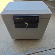 Sentry Safe Fire Proof Grey Color #1170 Lockbox Security Box w/ 2 Keys 