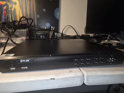 FLIR DNR416R-N 16 Channel 1080p NVR PoE Network Video Recorder Powers On