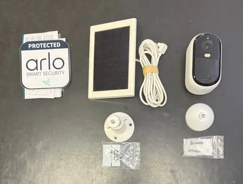Arlo Essential Outdoor Camera 2K Battery Powered with Solar Panel