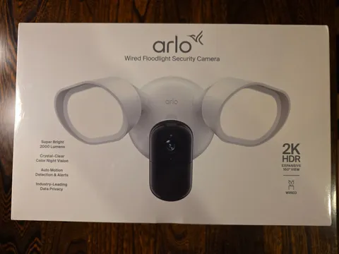 Arlo Wired Floodlight Home Security Camera with 2K Video and HDR White NEW