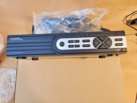 Q-See QTH16 16 Channel AnalogHD DVR Surveillance System