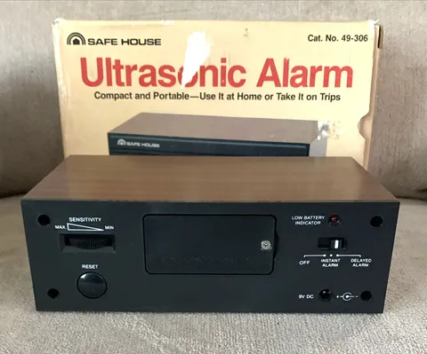 Safe House Ultrasonic Alarm # 49-306 Hong Kong Radio Shack Tandy Corporation