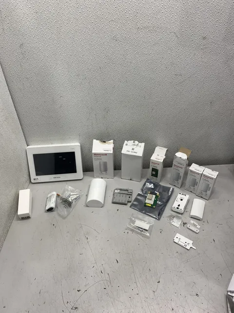 First Alert Wireless Security System  PROA7PLUS-FA w/ Sensors