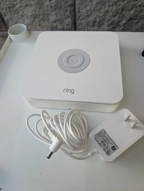 Ring Alarm 2nd Gen Base Station Siren for Wireless Home Security Systems 4HB1U9