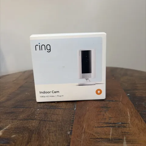 Ring Indoor cam 1080p HD Video / plug in