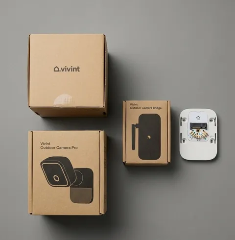 Vivint Outdoor Camera Pro Gen3-1080p Wi-Fi Weatherproof w/ Outdoor Camera Bridge