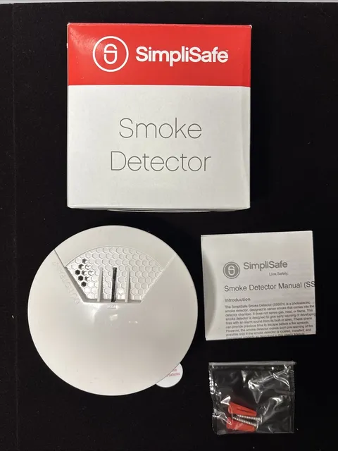 SimpliSafe SSSD1 Original Smoke Detector 1st Generation Complete  BRAND NEW