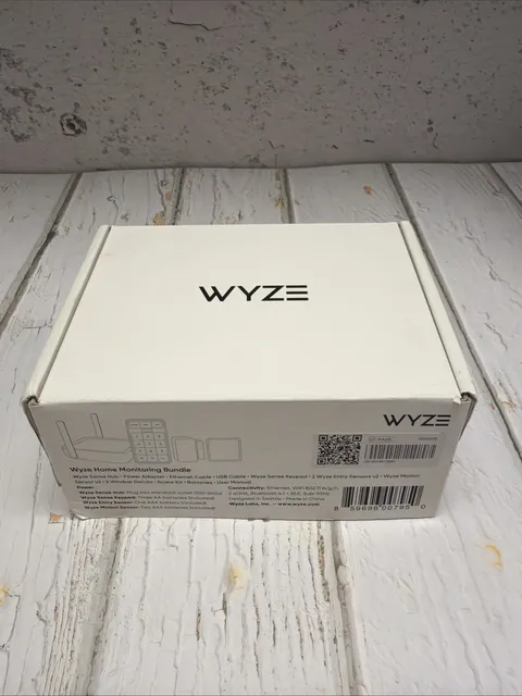 Wyze Home Monitoring Bundle Hub, Keypad, Motion, 2 Entry Sensors