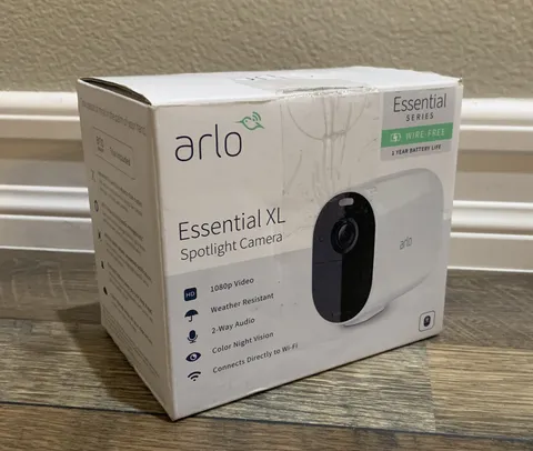 ✅Arlo Wirefree Essential XL Spotlight Camera Free Shipping ✔️