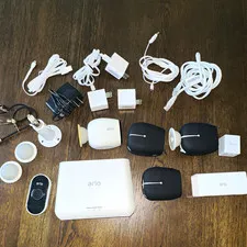 Arlo Wireless Wi‑Fi Security System 4 Cameras Base Station Charging Dock Alexa
