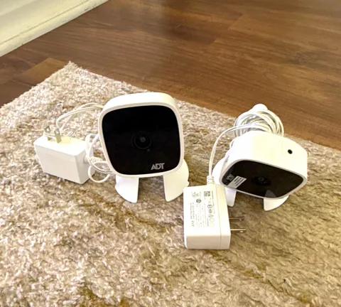 ADT RC845 1080p FHD Wi-Fi Wireless Indoor IP Cameras Lot of 2 White w/ Adapters