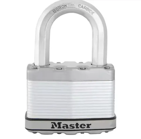 Master Lock Heavy Duty Outdoor Padlock with Key, 2-1/2 in. Wide, 1-1/2 in - New