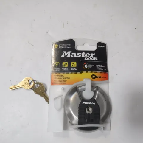 Master M40XKAD shrouded padlock
