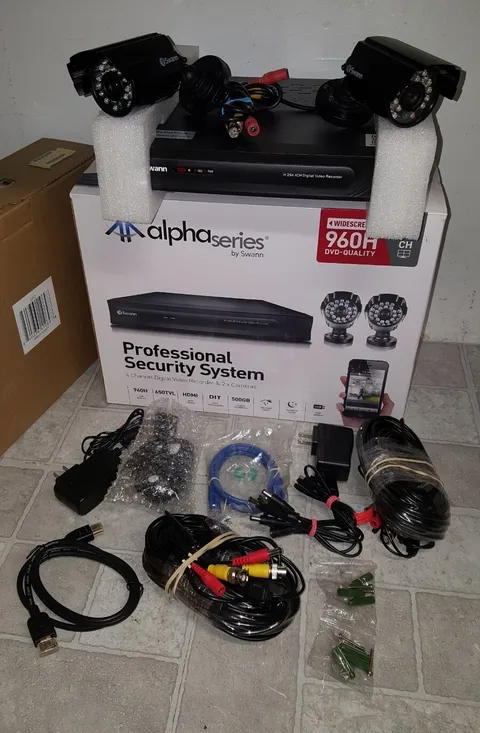 SWANN SWDVK-432502 Alpha Series Video Recorder + 2 Cameras READ
