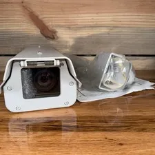 Pelco EH3512 Environmental Enclosure with CC3701H-2 Color Camera and Mount