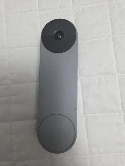 Google Nest Doorbell (Battery) - Model GS25 - FOR PARTS OR REPAIR (Torn Cable)