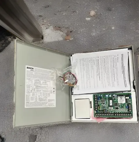 BOSCH D4412 Control Panel Cabinet Motherboard Manuals NOS