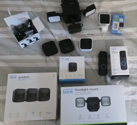 Lot of 3 Blink Outdoor, 1 indoor, doorbell, & Blink Floodlight  with module