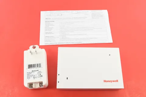 Honeywell 5800C2W Hardwired to 5800 Wireless Converter With Power Supply.Open BO
