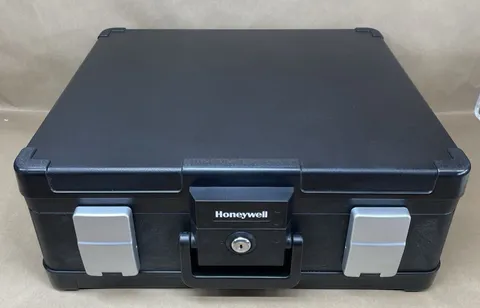 Honeywell 1114 0.39 CuFt Fireproof Chest Waterproof 1 Key Lock *LOCAL PICKUP*