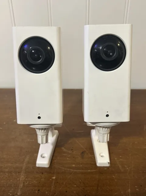Wyze WYZECP1 Indoor Home Camera W/ Wall Mounts Lot Of 2 WYZECP1 READ FAST SHIP