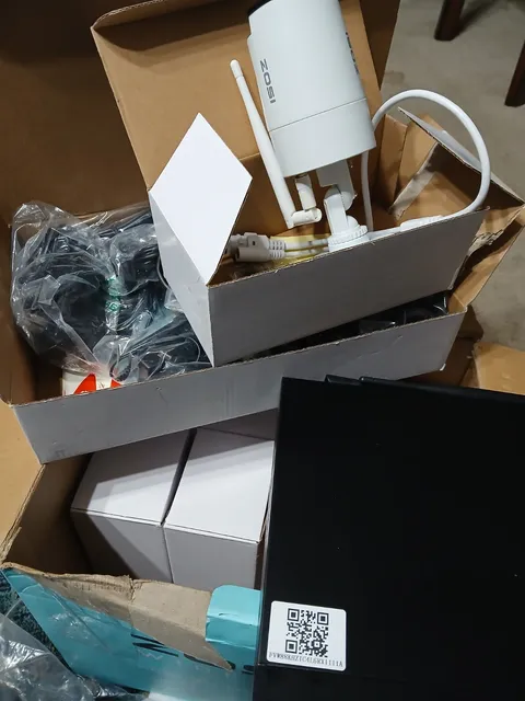  ZSWNVK-J82081-W-US is an 8-channel wireless CCTV system by Zosi NVR 8 Cam Day/N