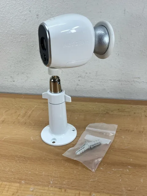 NETGEAR ARLO VMC3030 Indoor/Outdoor Security Camera & 2 Mounts