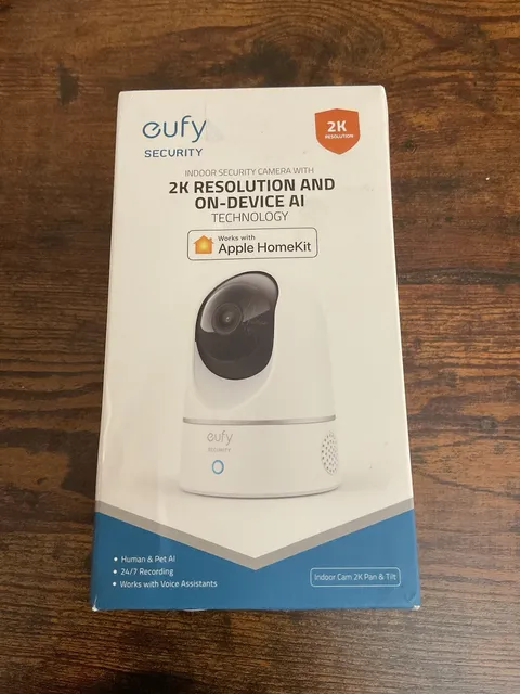 eufy Indoor Cam 2K Pan & Tilt Pet AI Wired T8410X Home Security 360° White New