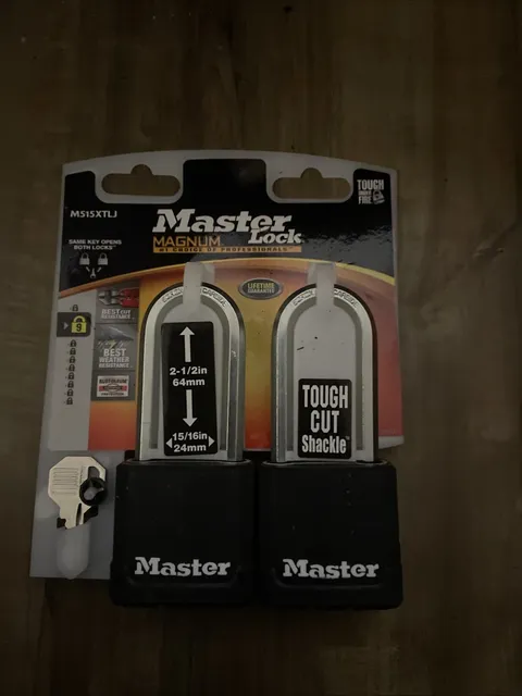 NEW Master Lock Magnum Heavy Duty Outdoor Padlock with Key Lot of 2