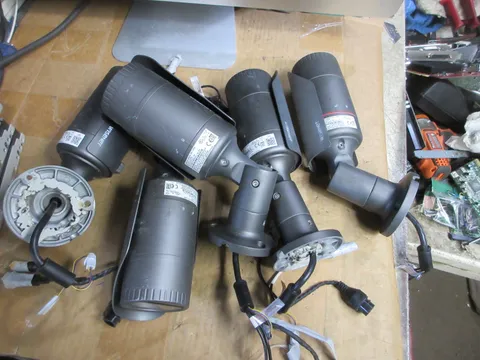 LOT 5  Wisenet QNO-7080R 4MP Network IR Bullet Camera with Varifocal Lens