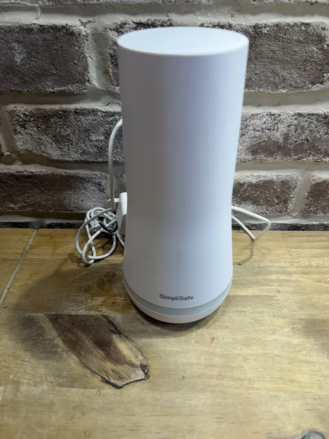 SimpliSafe Home Security System Base Station with Power Cord Gen3 SSBS3 Used