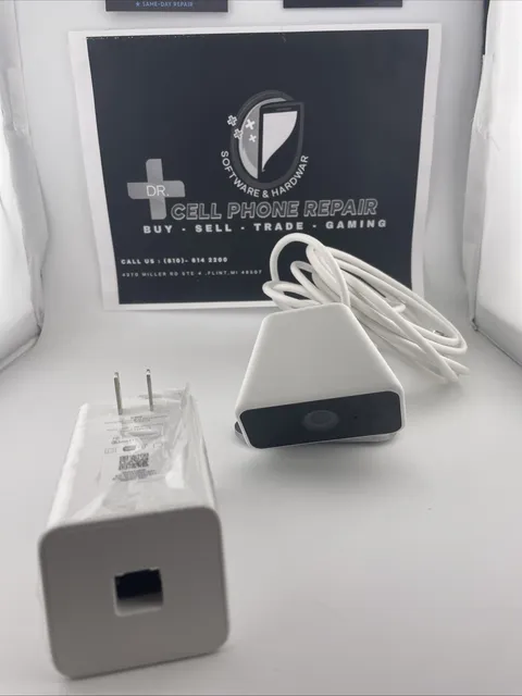 Xfinity XCAM2 SCHC2AEW HD Indoor Outdoor Security Camera w/ Adapter