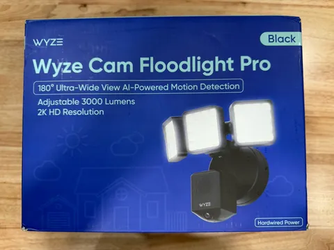 Wyze Cam Floodlight Pro BLACK 3000 Lumen LEDs 180° Wide View 2K HD Outdoor Wired