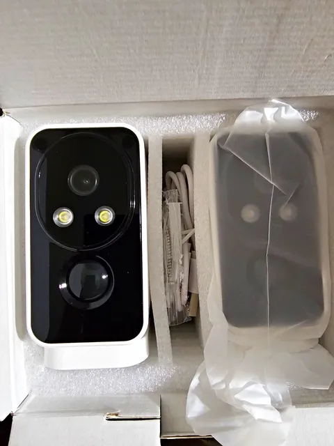 DE520 2-Pack Wireless Wi-Fi 2.4GHz 2K Battery IP65 Security Cameras w/ Audio