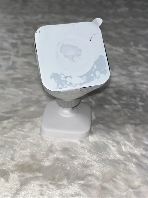 Vivint Outdoor Camera Pro VS-ODC300-WHT 1080p Cube Camera No Back Plate
