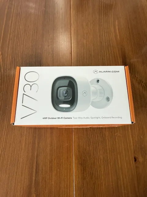 Alarm.com V730 4MP Outdoor WiFi Security Camera Spotlight Two-Way Audio New