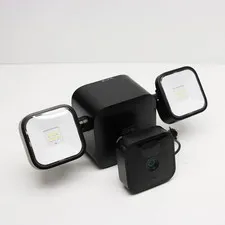 Blink Outdoor Wireless 1080p Security Camera with Floodlight - Black
