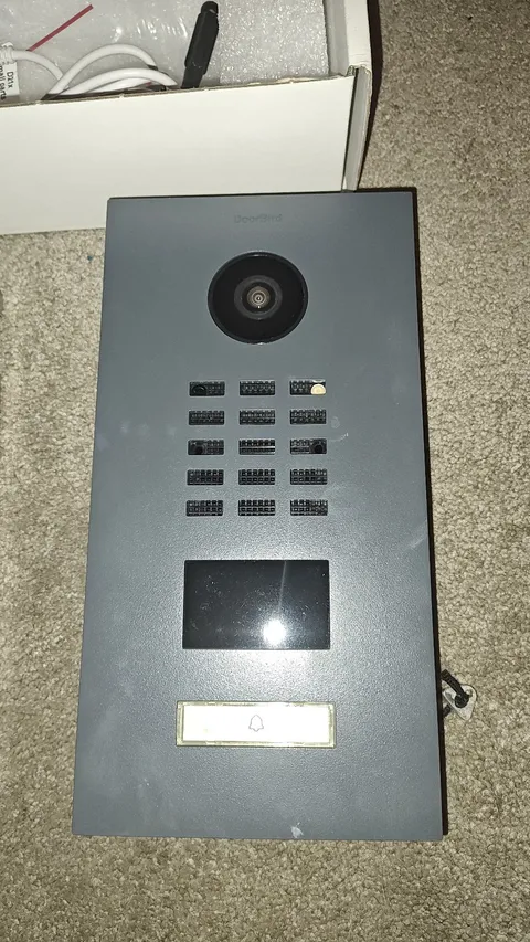 Doorbird Video Intercom and Wall Box D2101V