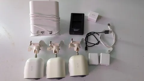 Arlo - Ultra 4-camera Indoor/outdoor Wireless Security Camera System