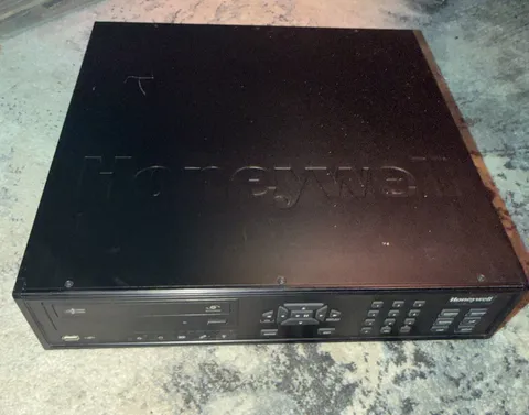 Honeywell HRDP16D50 16 CH 240IPS 500GB DVD USB Professional Video Recorder Used
