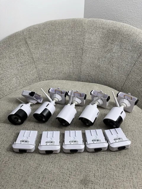 Lorex LWB3801-C HD 1080p Wire-Free Security Camera LOT OF 5 +Power Packs