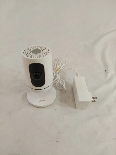 Vivint Ping Indoor 1080p Wi-Fi Security Camera V-CAM1 With Power Supply