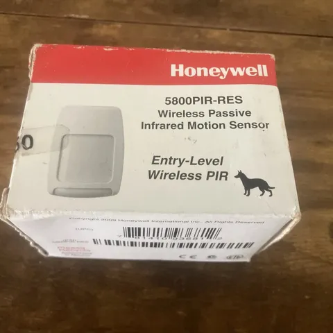 Honeywell 5800PIR-RES ( Residential, PET friendly ) Wireless LED Motion Sensor
