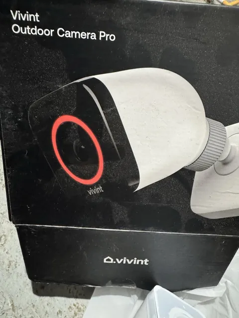 Vivint Outdoor Camera Pro Gen 2 FHD 1080p White VS-ODC350-WHT