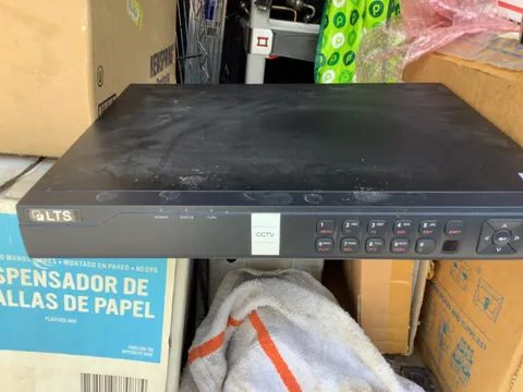 LTS LTN8708QN-P8 8-Channel 4K PoE NVR - Password Reset Needed + 4 Cameras
