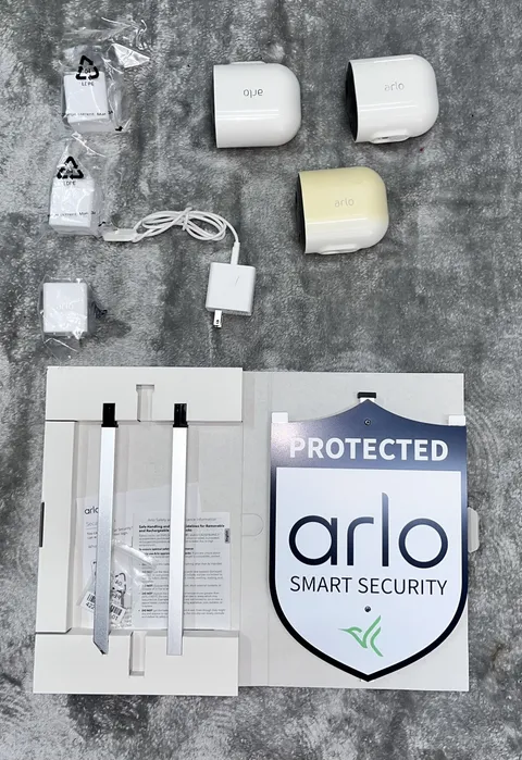 Arlo Pro 6S 2K VMC4070 3 Cameras/Batteries 1 Plug In Charger  WORKS
