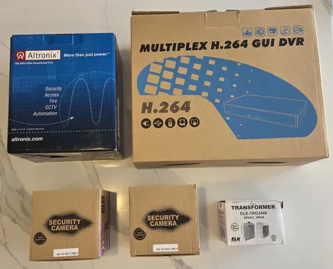 SECURITY SYSTEM - 2 DOME CAMERAS - 4 CHANNEL H.264 DVR -NIB