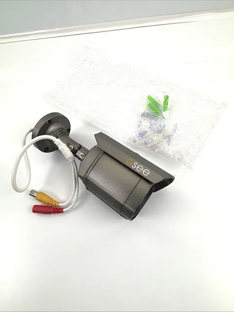 Q-See QM9902B 1000TVL Indoor / Outdoor Bullet Camera Gray, NEW