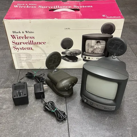 VTG Radio Shack Black & And White Wireless Surveillance System 49-2534 READ