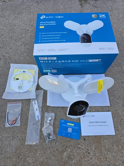 NEW TP.Link Tapo TC53 2K Floodlight Camera Outdoor Surveillance Security Wired
